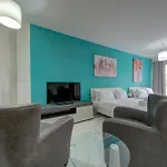아파트 A Stylish 1br In ,central With Wifi And Ac By 360 Estates 그지라