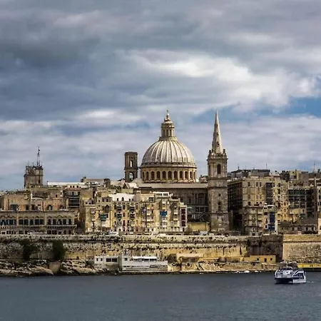 A Stylish 1br In ,central With Wifi And Ac By 360 Estates Gzira