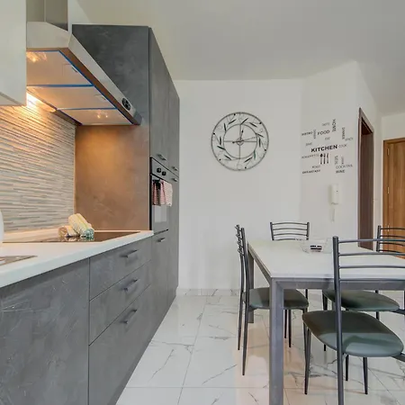 A Stylish 1br In ,central With Wifi And Ac By 360 Estates *