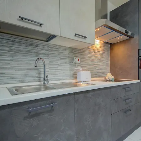 Apartament A Stylish 1br In ,central With Wifi And Ac By 360 Estates