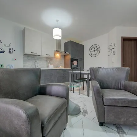A Stylish 1br In ,central With Wifi And Ac By 360 Estates